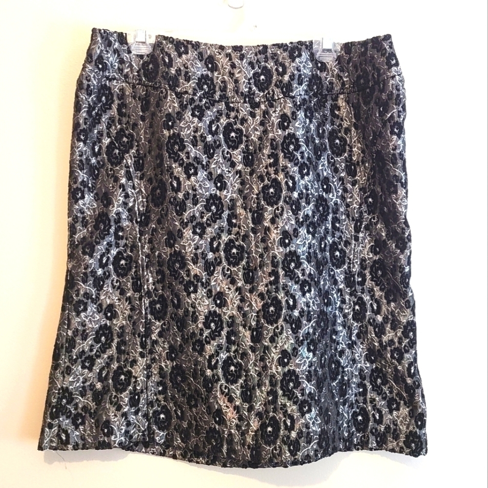 Italian Silver and Black Metallic Floral Jaquard Skirt